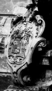 Greife mit Schild Eintrag alten Burg