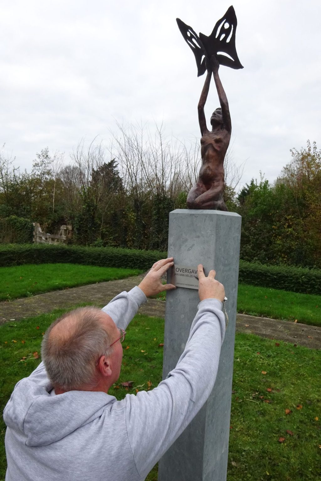 plaatsing beeld Overgave