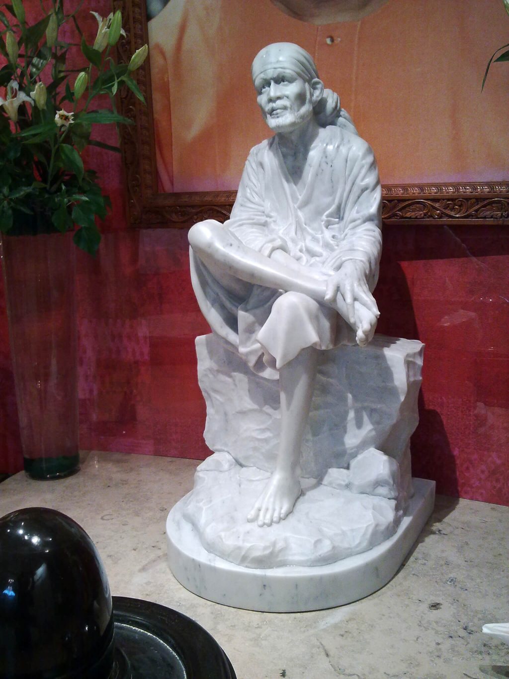 marble Shirdi Sai Baba Statue in Mandir/marmeren beeld van Shirdi Sai Baba in Mandir