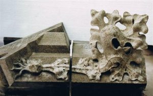 Kantbloem (hogel) in trachiet voor de Sint-Janskathedraal in 's-Hertogenbosch