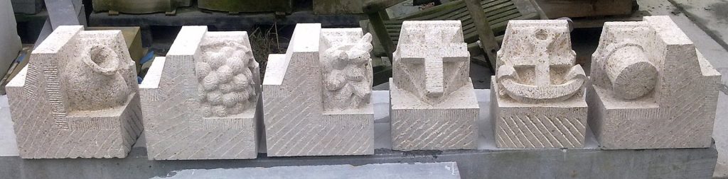 kraagsteentjes Eusebiustoren