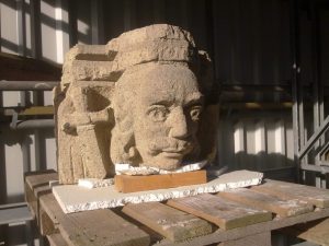 tusfstenen kraagsteen met de evangelist Mattheus, Eusebiuskerk, vóór de vervanging