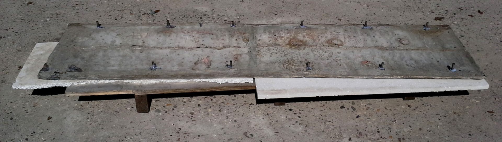 achterzijde van het loden reliëf , tuinbank Kasteel Twickel