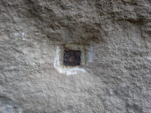 sulfur around iron in limestone