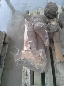 gebroken putto