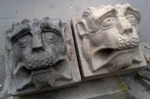 Hauptlöwe Sandstein Deventer alt und neu