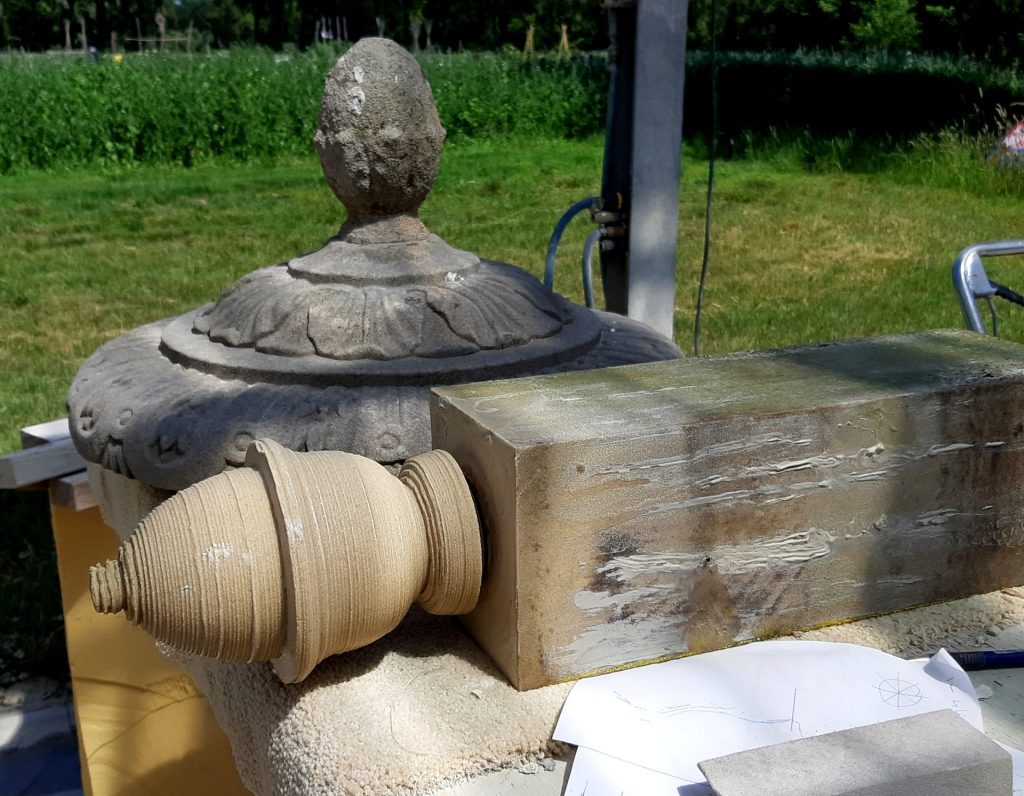 maken dennenappel in zandsteen