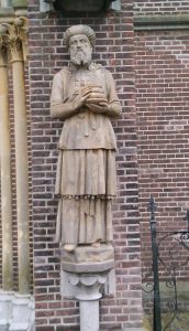 Aaron-repariert. Bericht über Moses und Aaron hat nach der Restaurierung zurück