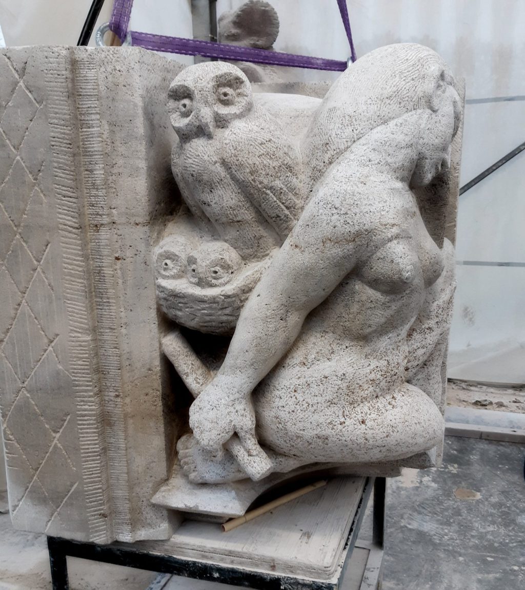 Beeld De Nacht door Eduard van Kuilenburg- nieuwe kopie in Muschelkalksteen