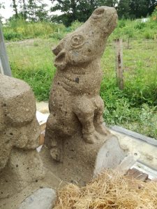 luchtboogbeeldje afkomstig van de Eusebiuskerk in in Arnhem: Het originele beeldje van de Kaapse Buffel