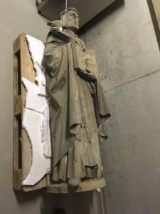 das Originalbild von Thomas von Aquin, beschädigt.