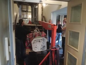 plaatsing beeld Jezus Hageveld