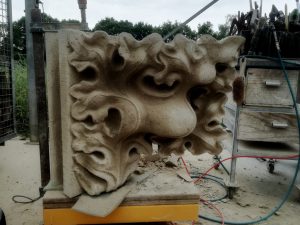 Spitzen Blumen in Tuff für Domkerk Utrecht