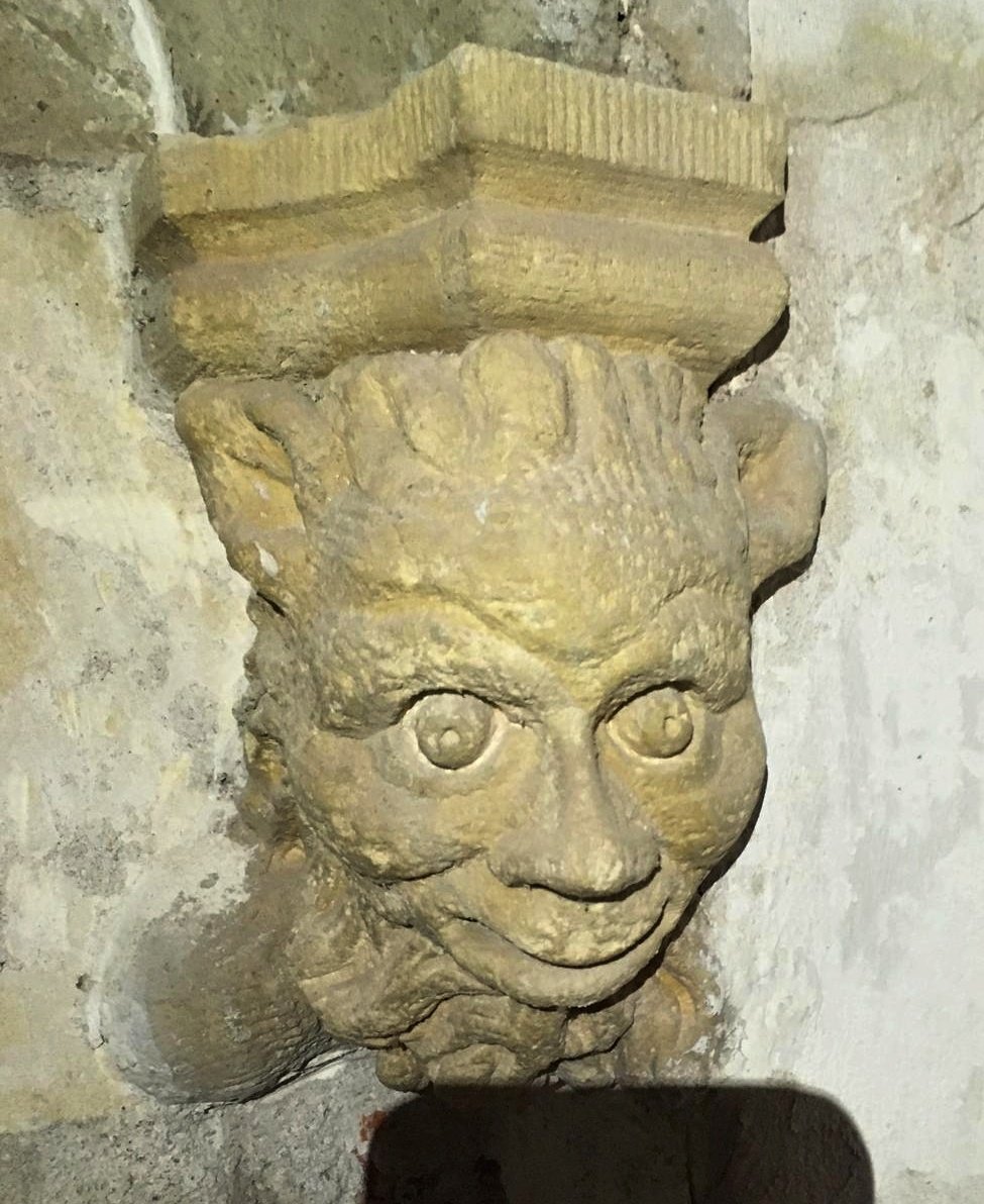 kraagsteen met kopje, Eusebiuskerk