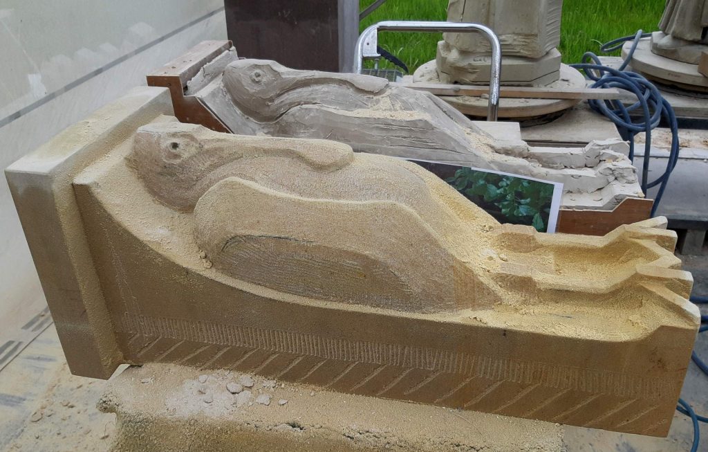 detailleren lepelaar in zandsteen