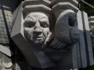 kraagsteen Eusebius Man met vogel1