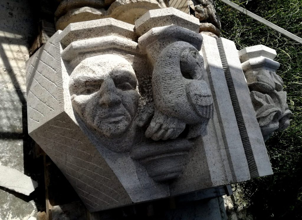 kraagsteen Eusebius Man met vogel1