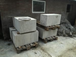 Luchtboogbeelden met thema Ark van Noach-nieuwe blokken Muschelkalksteen