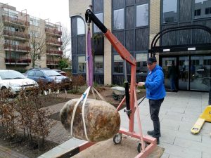 kei en eik-plaatsing van de kei2